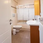 Thea Apartment *
