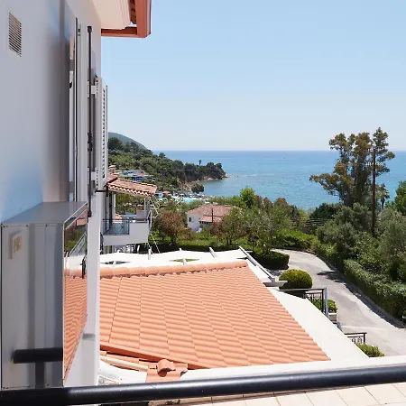 Apartment Thea Finikounda