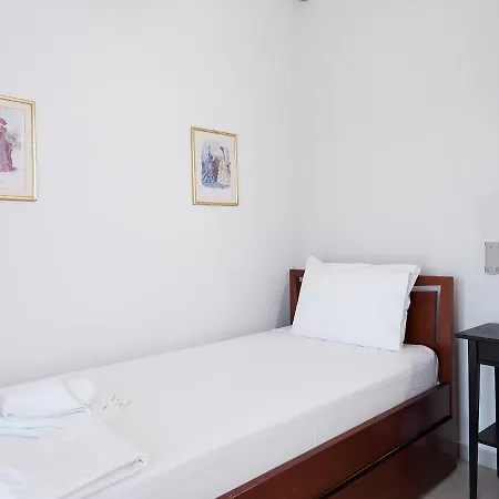 Thea Studios Apartment *