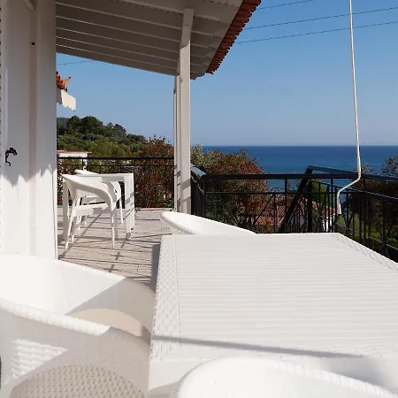 Apartment Thea Finikounda