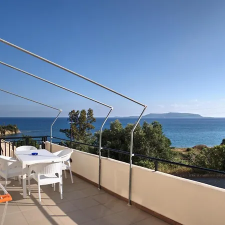 Apartment Thea Finikounda