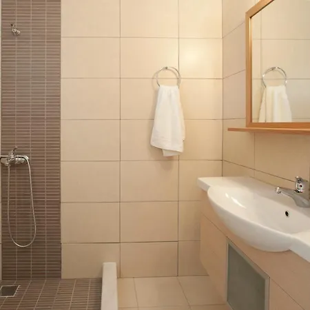 Apartment Thea Finikounda