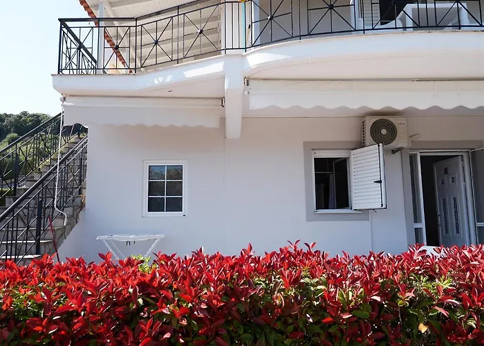 Thea Appartement Finikounta