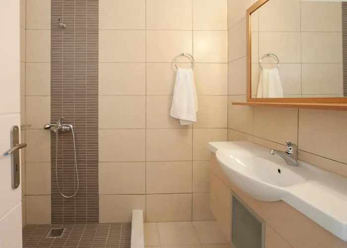 Appartement Thea Finikounta